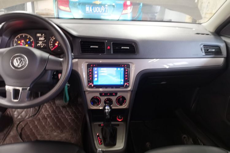 大众 朗行 2013款 1.6L 自动风尚型中控内饰16