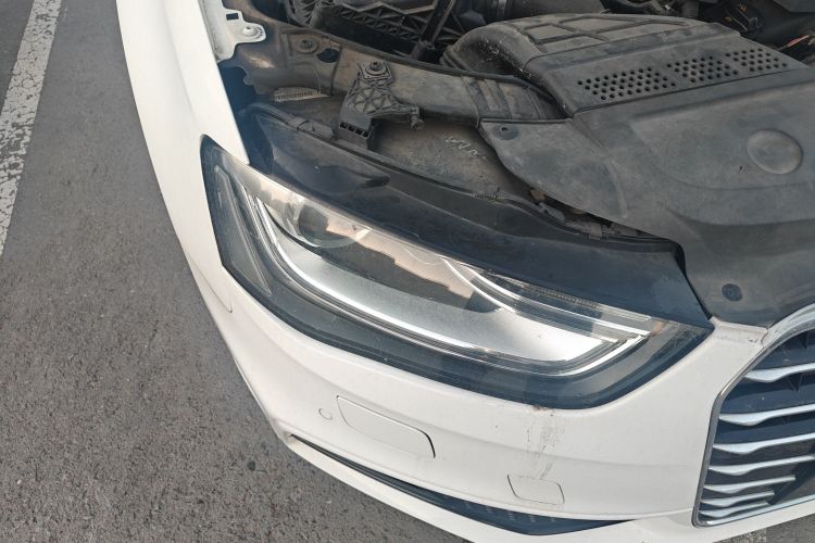 奥迪A4L 2016款 35 TFSI 典藏版 自动标准型车身外观8