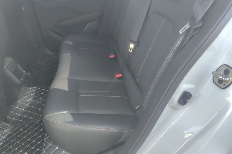 东风风神 奕炫 2024款 1.5L 自动劲速版中控内饰21