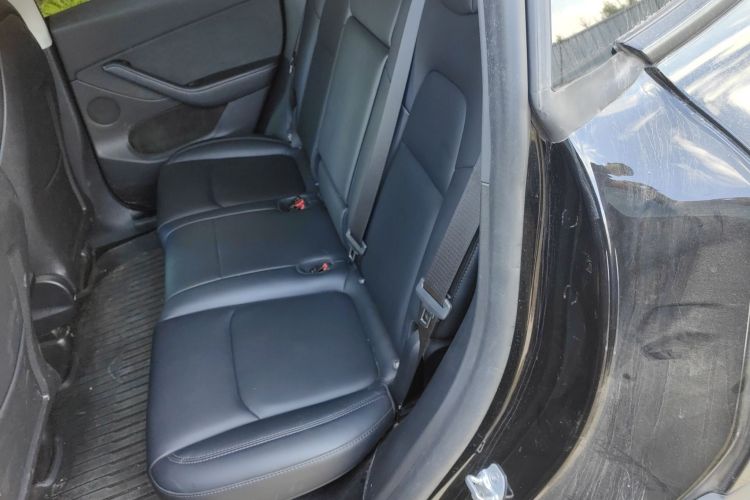 特斯拉 Model Y 2023款 后轮驱动版中控内饰21