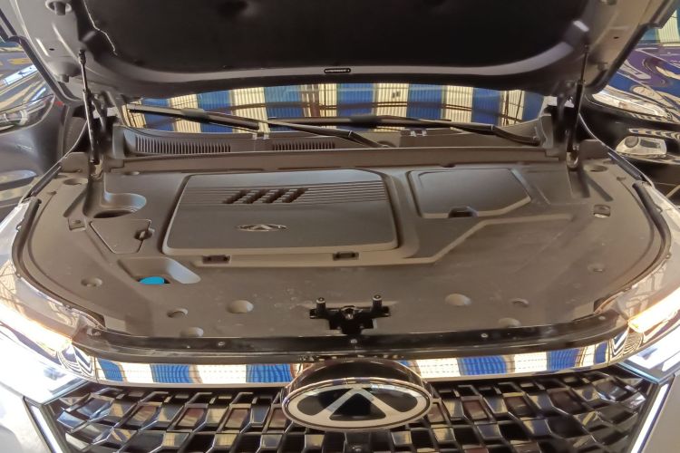 奇瑞 瑞虎8 PRO 2024款 冠军版 290T 两驱巅峰版 7座机舱底盘24