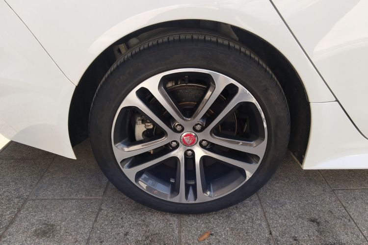 捷豹XEL 2021款 2.0T 250PS R-DYNAMIC S进取运动版车身外观6002