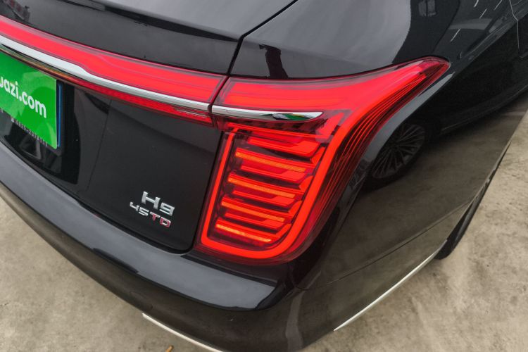 红旗H9 2022款 2.0T 智联旗享版车身外观9