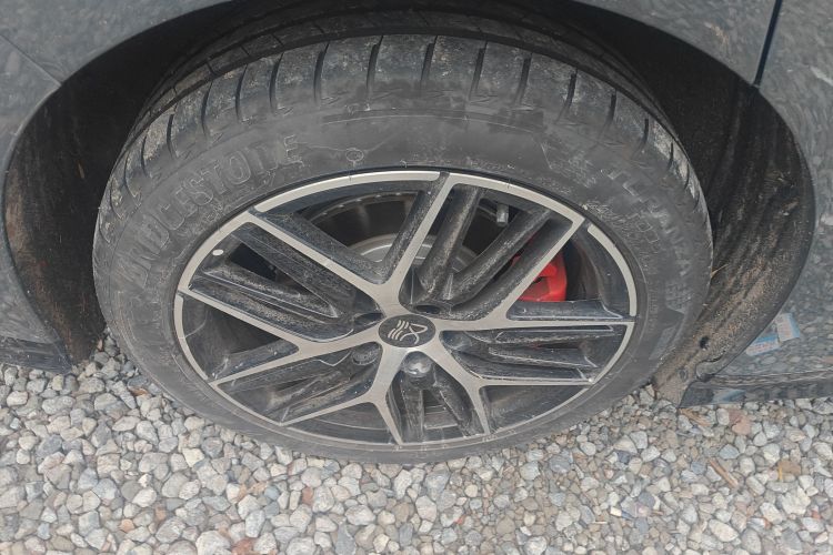 比亚迪 汉L 2025款 DM-p 四驱激光雷达旗舰型车身外观6008