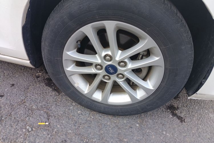 福特 福睿斯 2019款 1.5L 自动质享型车身外观10