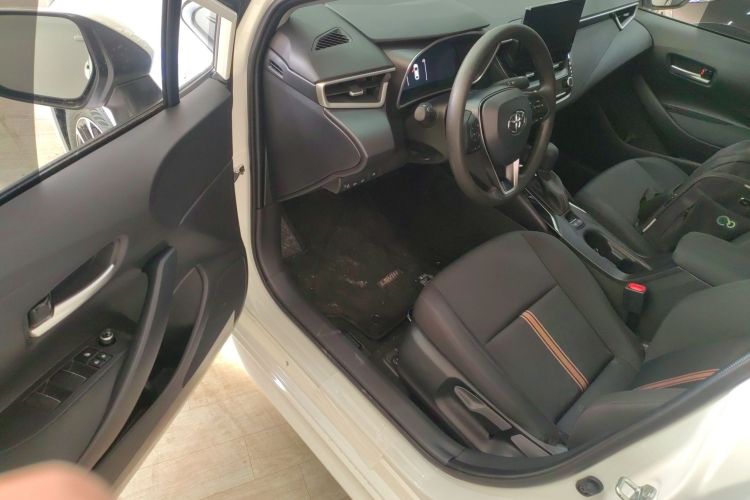 丰田 雷凌 2024款 智能电混双擎 1.8L 豪华版中控内饰20