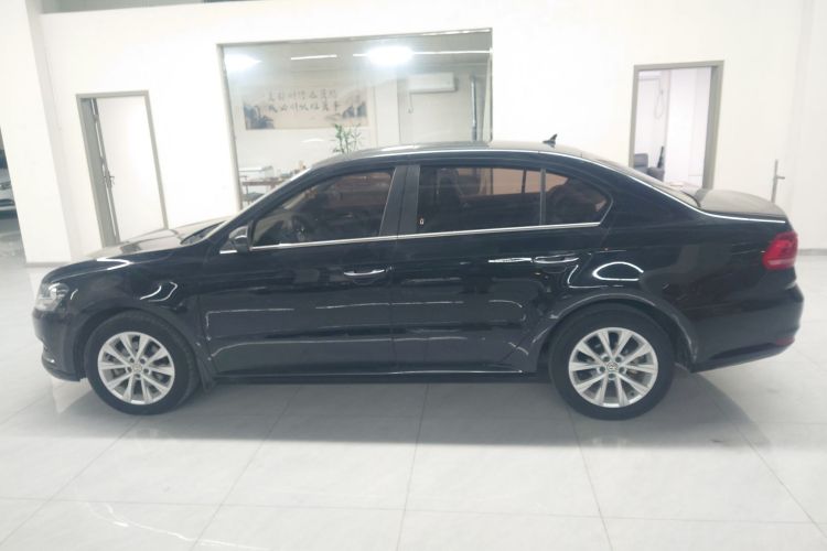 大众 朗逸 2015款 1.6L 自动舒适版车身外观4