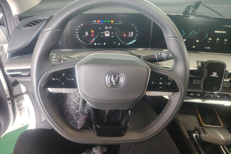 长安 逸动 2024款 PLUS 蓝鲸NE 1.4T GDI DCT高能版局部细节13