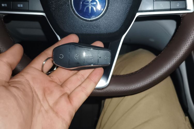 比亚迪 秦PLUS 2023款 冠军版 DM-i 120KM领先型中控内饰7001