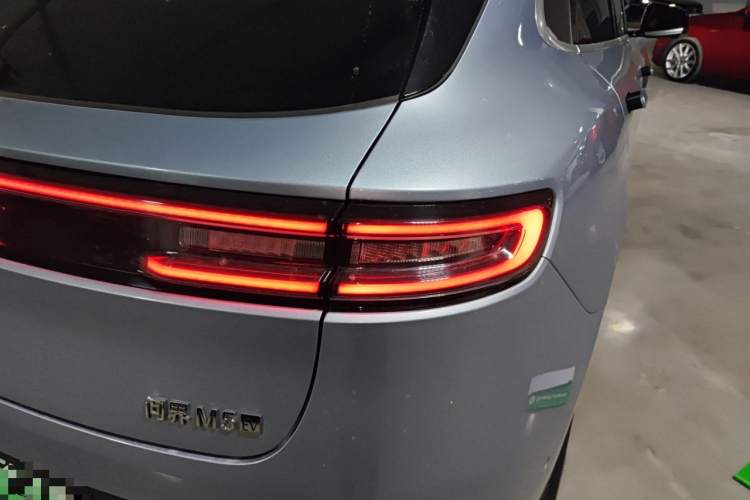 鸿蒙智行 问界M5 2022款 纯电后驱标准版车身外观9