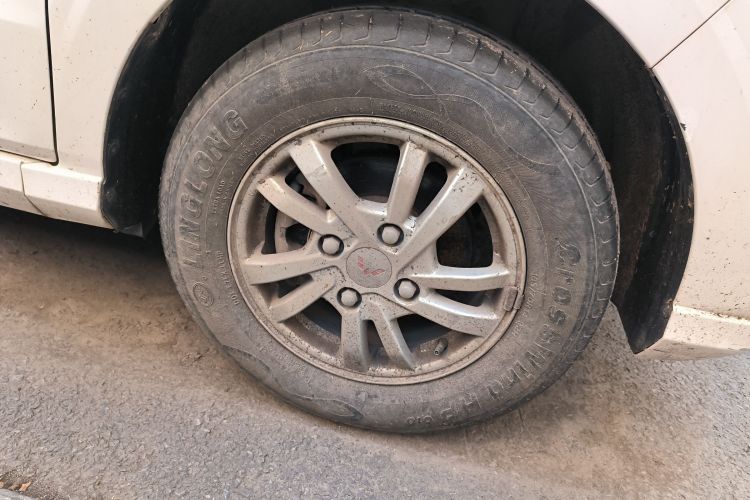 五菱汽车 五菱宏光 2018款 1.5L S标准型L2B车身外观6007