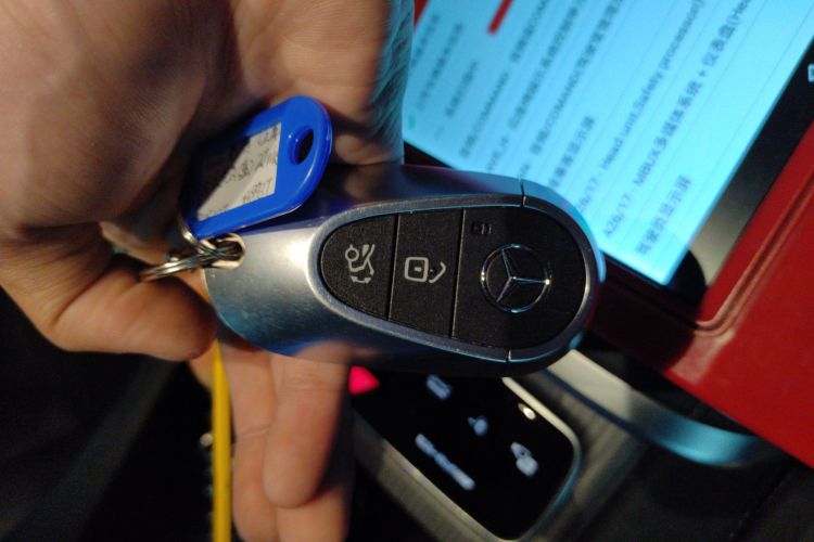 奔驰EQE AMG 2023款 AMG EQE 53 4MATIC+中控内饰11