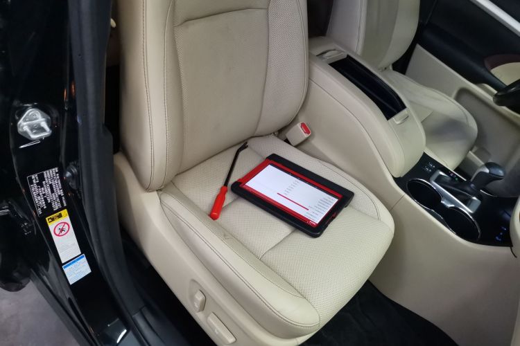 丰田 汉兰达 2017款 2.0T 四驱豪华版 7座局部细节41