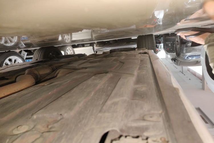 宝马3系 2015款 320i 超悦版时尚型局部细节9001