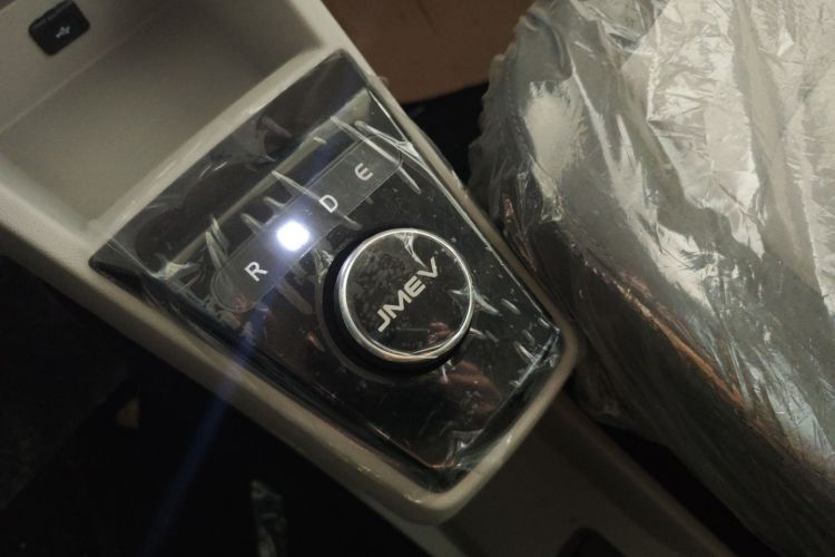 江铃集团新能源 易至EV2 2026款 PLUS+ 舒适型中控内饰18