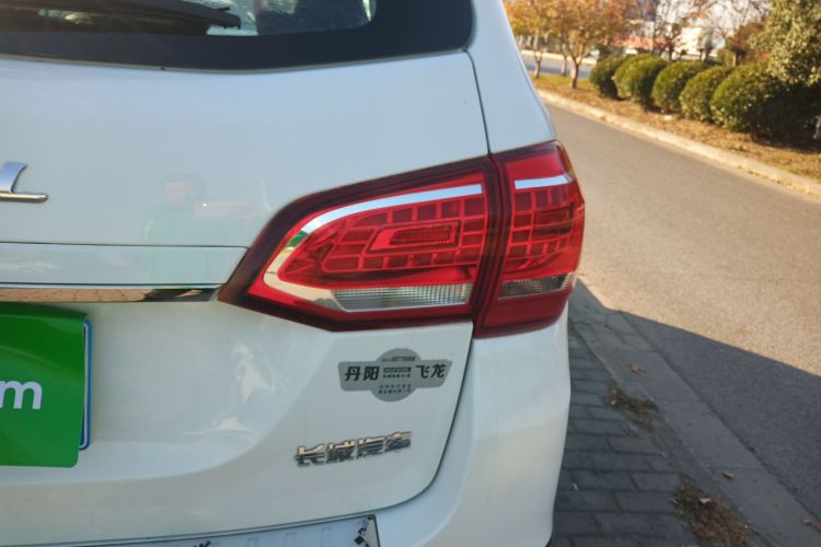 哈弗H6 2018款 红标 运动版 1.5T 手动两驱精英型车身外观9