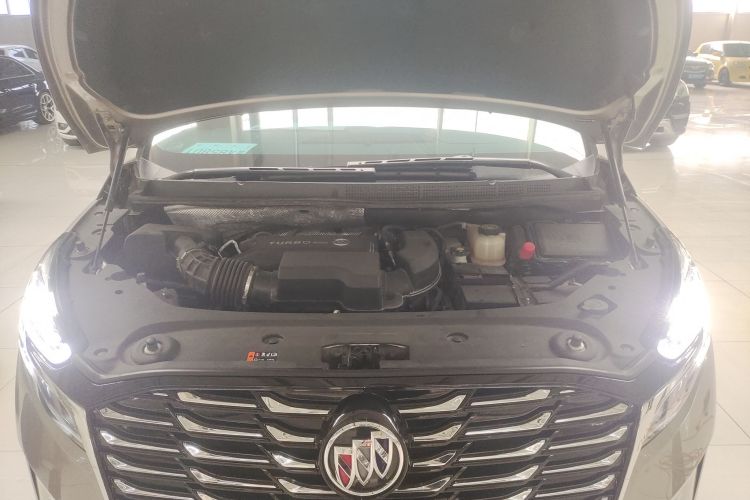 别克GL8 2023款 ES陆尊 舒适型机舱底盘24