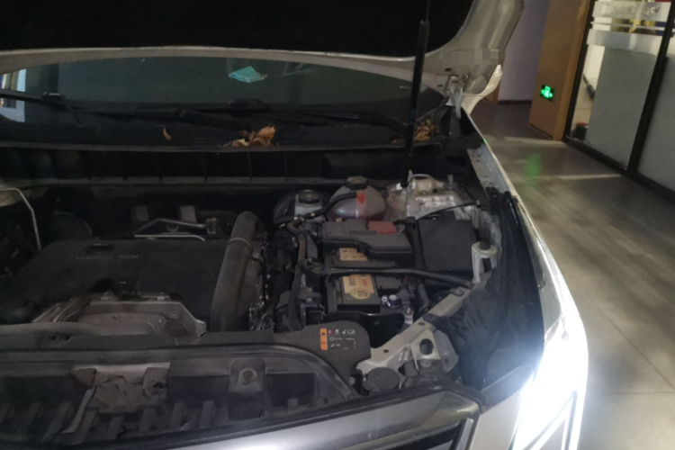 凯迪拉克XT5 2017款 周年庆版 25T 豪华型机舱底盘26