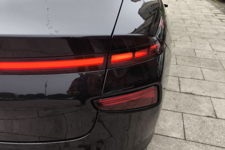 小鹏P7 2022款 670E+车身外观6006