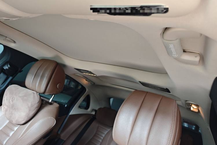 奔驰E级 2018款 改款 E 300 L 运动豪华型中控内饰22