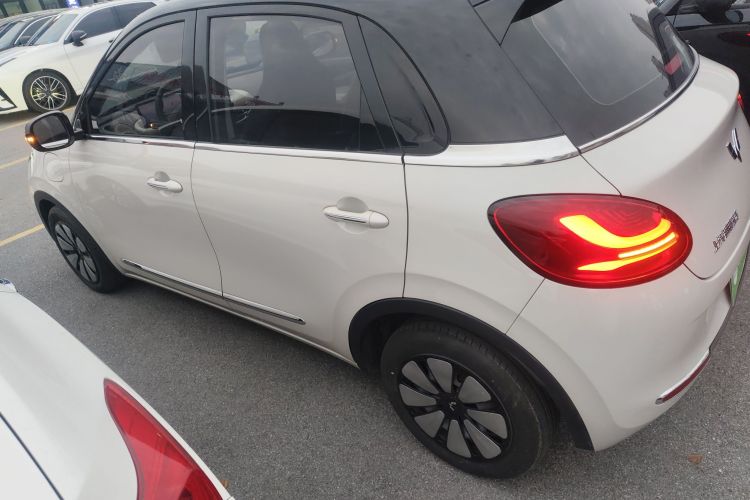 五菱汽车 五菱缤果 2024款 333km 灵犀互联款车身外观6003