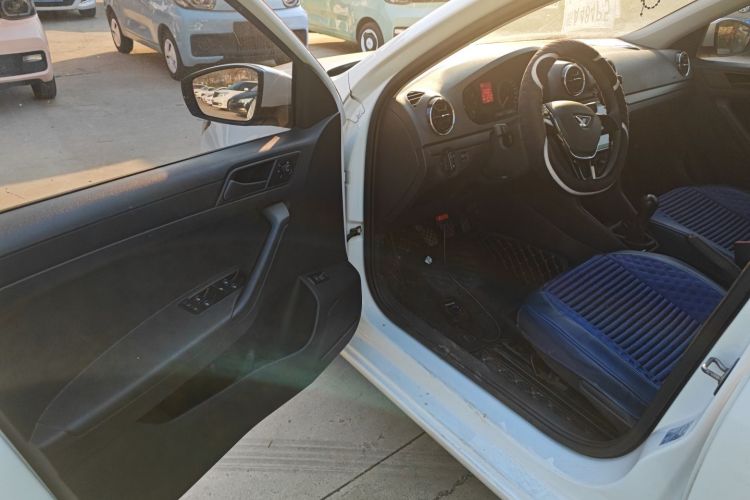 捷达VA3 2019款 1.5L 手动进取版中控内饰20