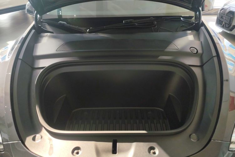 特斯拉 Model Y 2024款 长续航全轮驱动版局部细节24