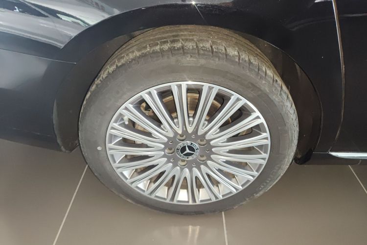 奔驰E级 2023款 E 300 L 时尚型车身外观6008