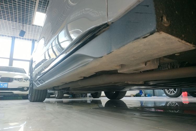 比亚迪 汉 2025款 DM-i 125KM精英型局部细节9001