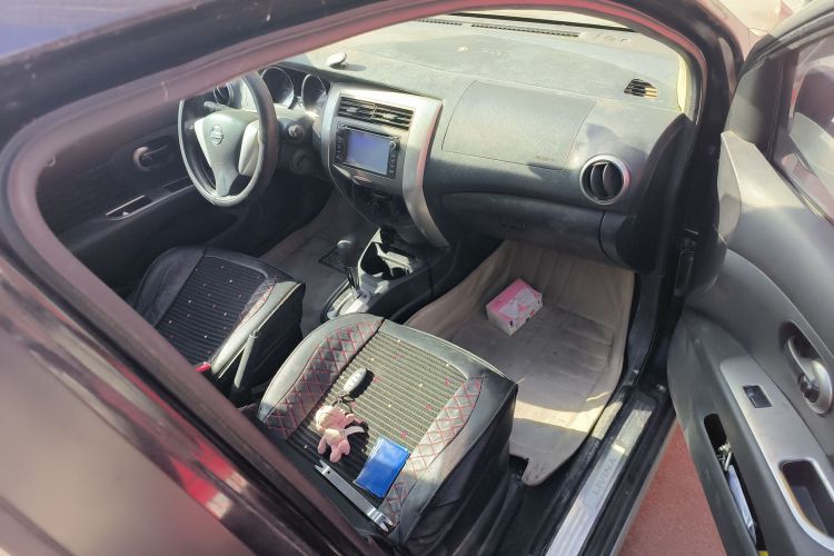 日产 骊威 2013款 劲锐 1.6XV CVT豪华版局部细节9005