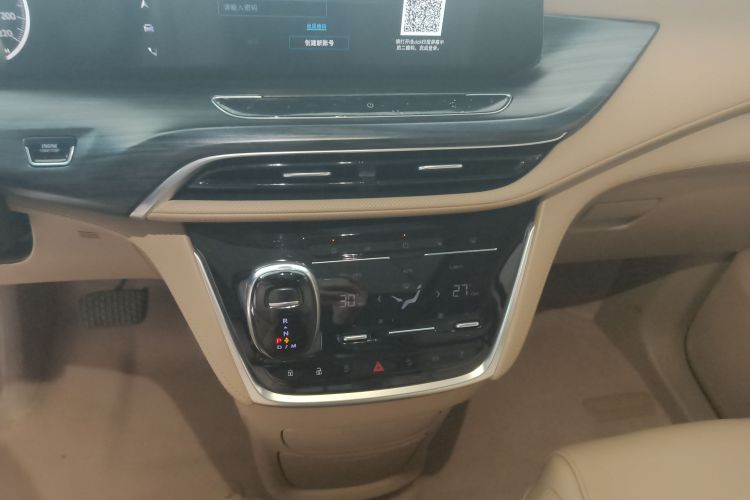别克GL8 2021款 ES陆尊 653T 豪华型中控内饰18