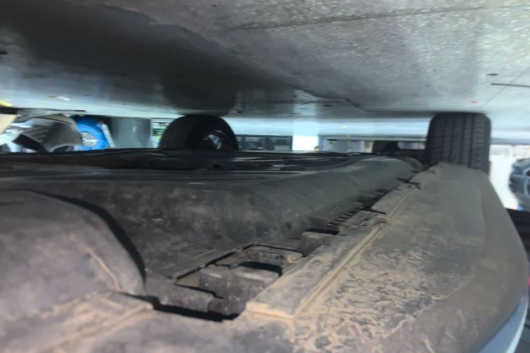 奔驰GLE 2020款 GLE 350 4MATIC 动感型局部细节9002