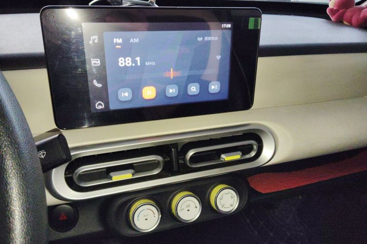 五菱汽车 宏光MINIEV 2024款 第三代 215km 进阶版中控内饰16