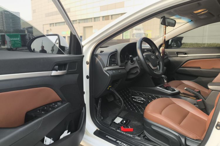 现代 领动 2016款 1.6L 自动智炫·精英型中控内饰20