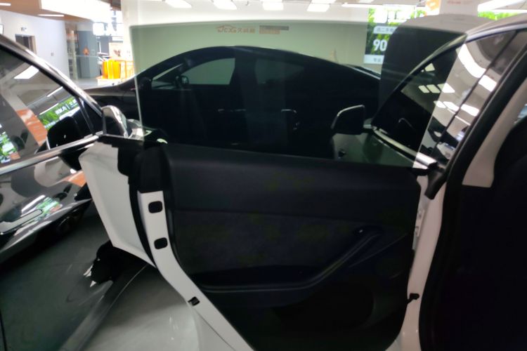 特斯拉 Model Y 2022款 改款 长续航全轮驱动版中控内饰49