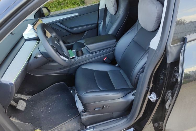 特斯拉 Model Y 2023款 后轮驱动版中控内饰19