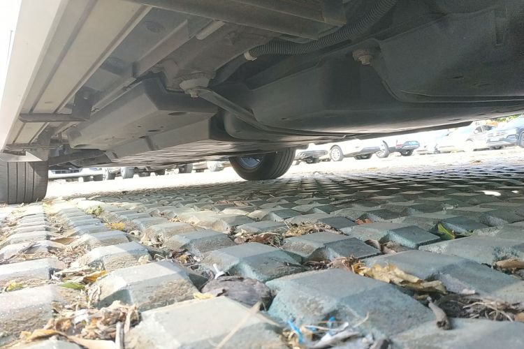 丰田 威兰达 2020款 双擎 2.5L E-CVT两驱豪华版局部细节9002