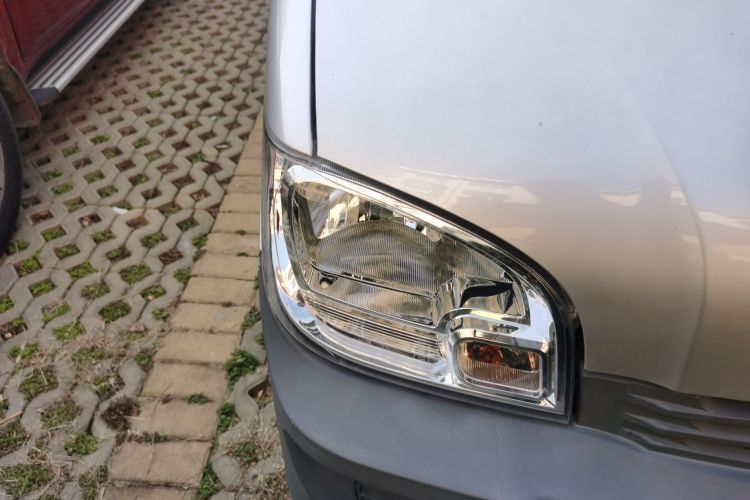 五菱汽车 五菱之光 2020款 1.2L 实用型 国VI LSI车身外观6004