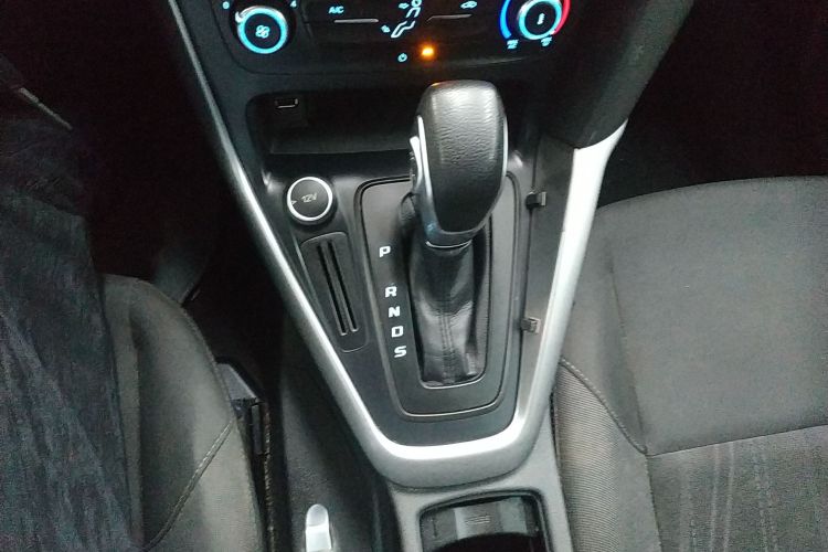 福特 福克斯 2018款 两厢经典 1.6L 自动舒适型智行版中控内饰18