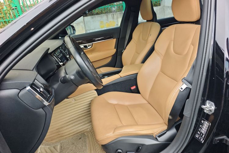 沃尔沃S90 2018款 T4 智远版中控内饰19