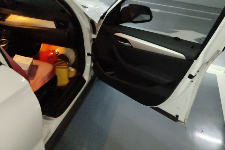 宝马X1 2013款 sDrive18i 时尚型局部细节9005