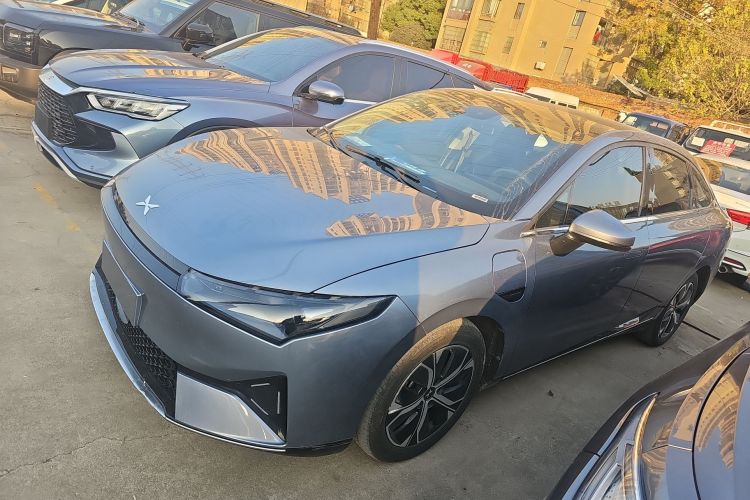 小鹏P5 2023款 智行版车身外观4