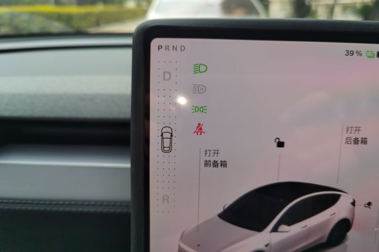 特斯拉 Model Y 2025款 后轮驱动版中控内饰18