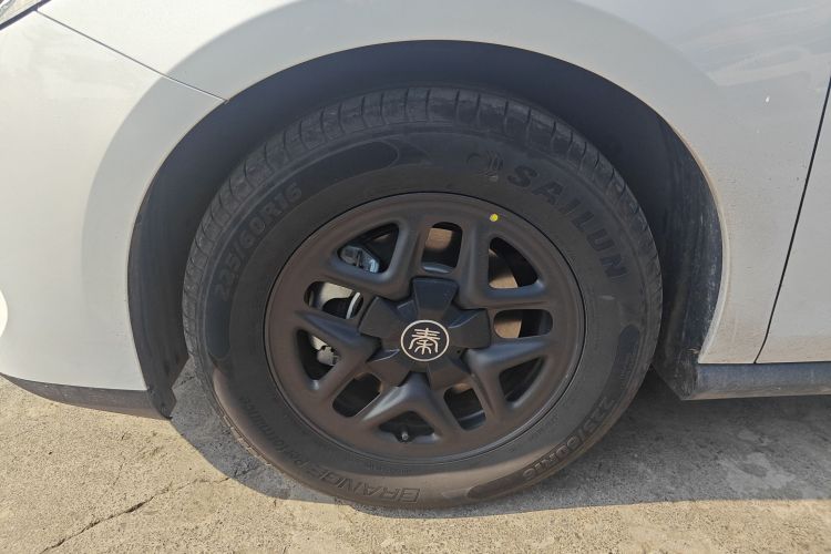 比亚迪 秦PLUS 2025款 DM-i 智驾版 55KM领先型车身外观6007