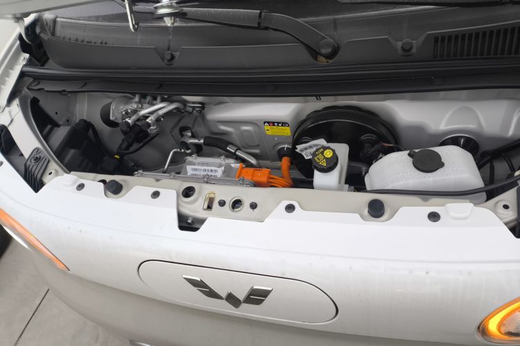 五菱汽车 宏光MINIEV 2024款 第三代 215km 青春版机舱底盘24