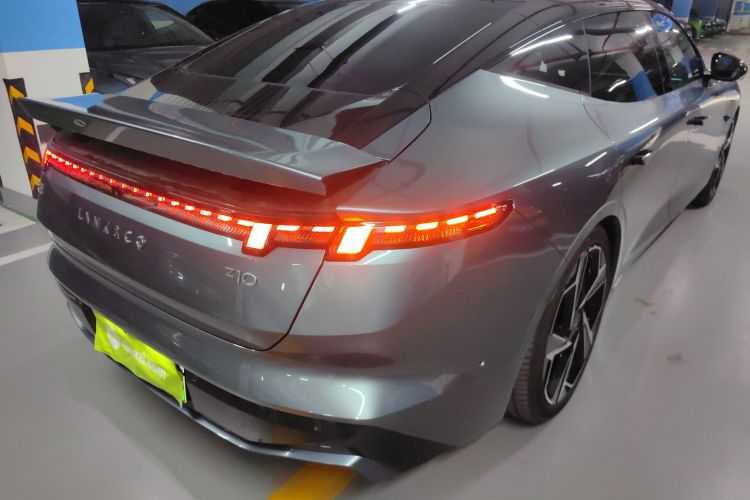 领克Z10 2024款 95kWh 702km四驱智驾Ultra车身外观7