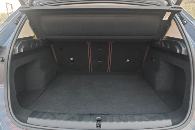 宝马iX1 2023款 xDrive30L M运动套装机舱底盘23