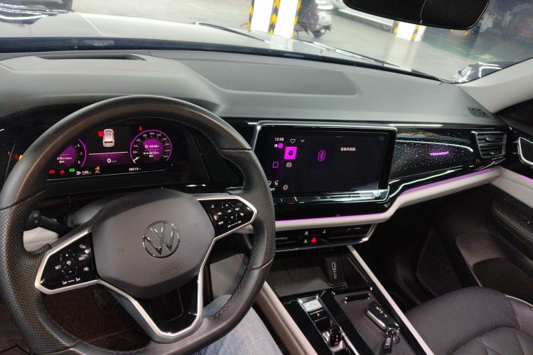 大众 途昂 2023款 530 V6 四驱尊崇旗舰版中控内饰16