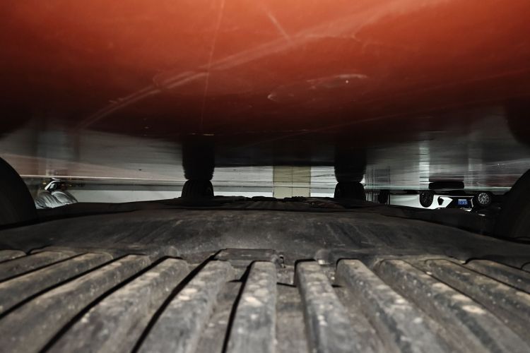 奔驰E级 2020款 改款 E 300 L 殊享版局部细节9008