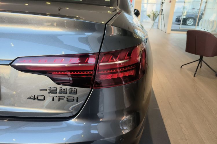 奥迪A4L 2023款 40 TFSI 豪华动感型车身外观6006